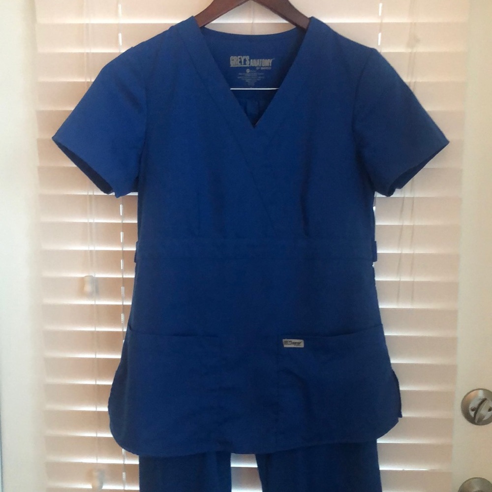 Greys anatomy blue scrubs